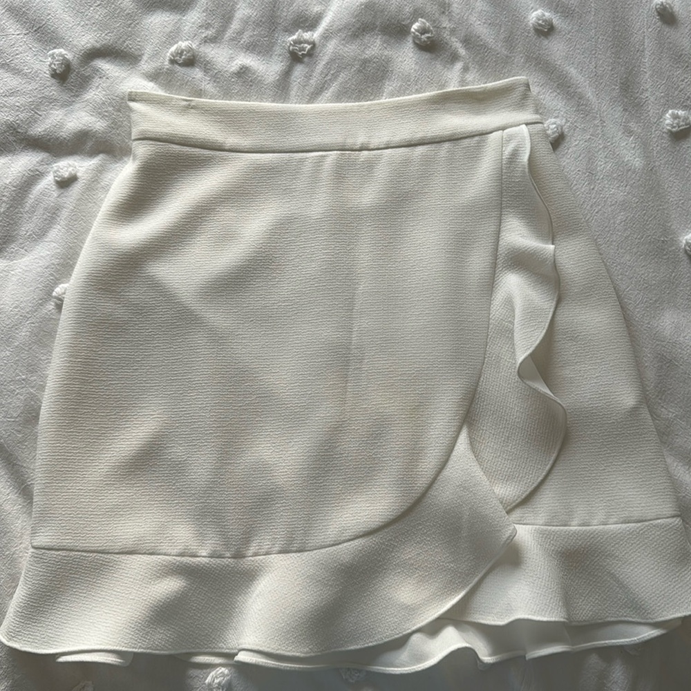 Club Monaco white skirt